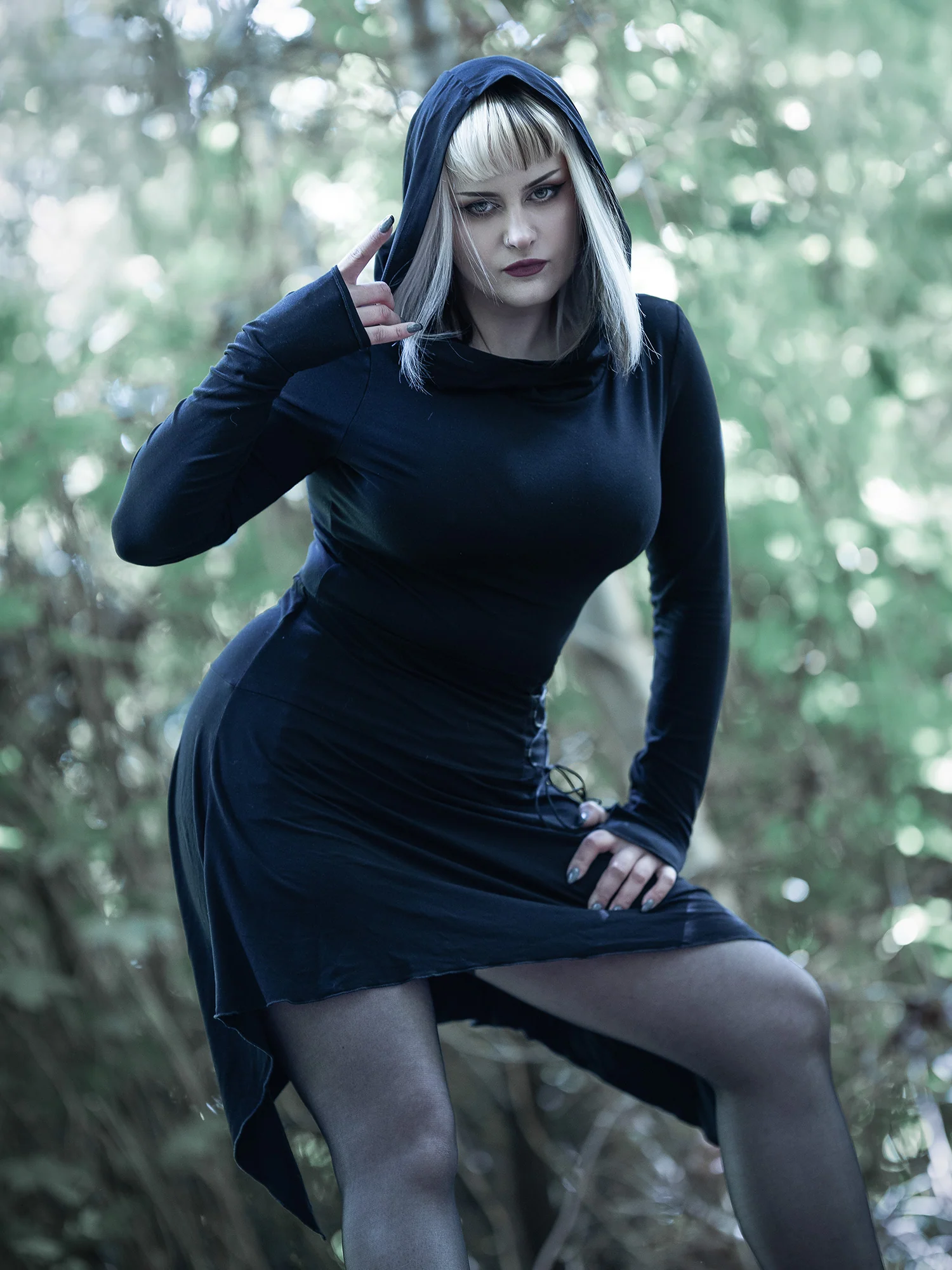 Bluzka z kapturem Noire - Image 9