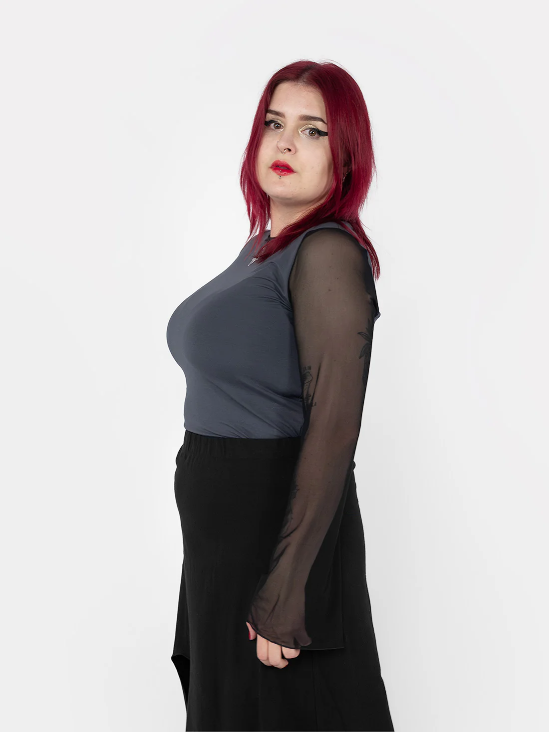 Szara bluzka z zawieszką Nova - Image 14